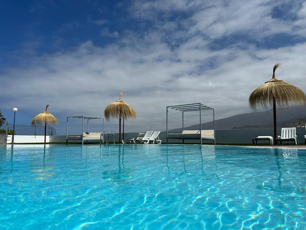 Island Village Ocean View 아데제 외부 사진