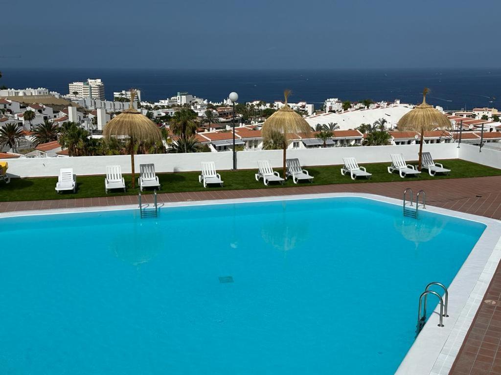 Island Village Ocean View 아데제 외부 사진