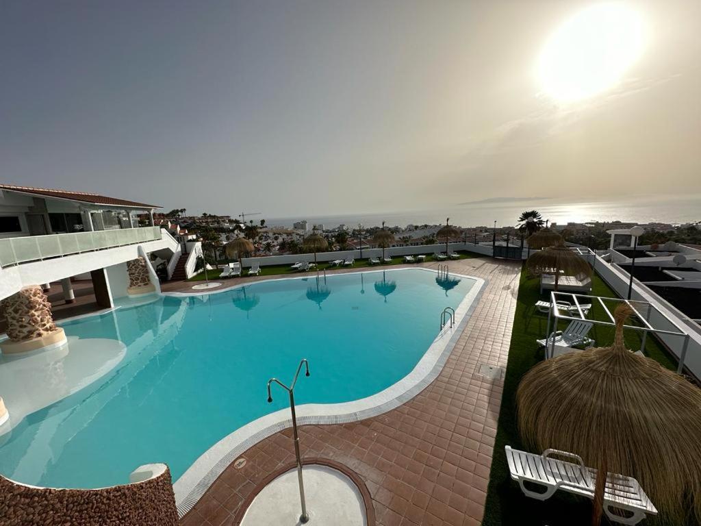Island Village Ocean View 아데제 외부 사진
